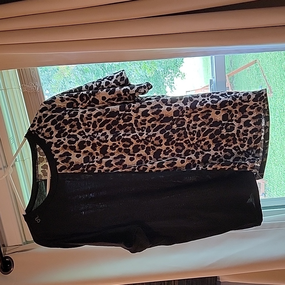 5/20 Boutique blocked tee